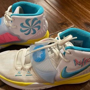 Kyrie 6’s Youth Sz.6